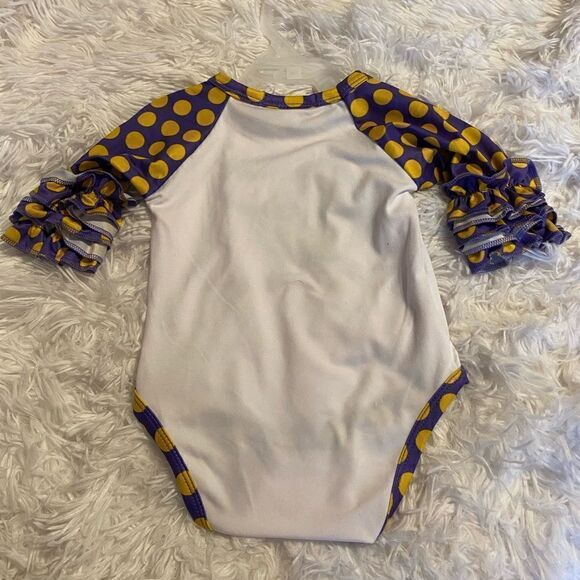 *NWT* Clover Cottage Apparel 0-6M Game Day Ruffle Onesie - Picture 3 of 5